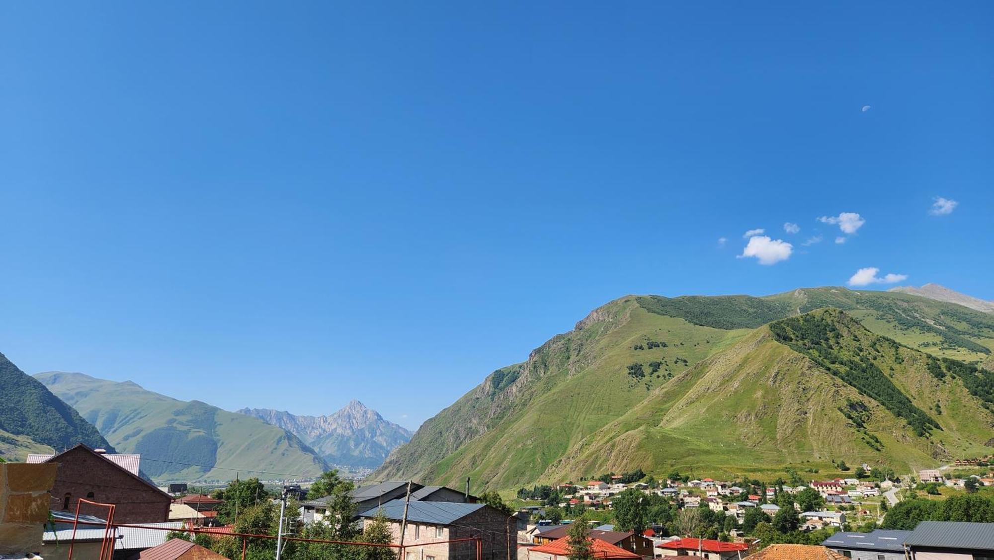 Hotel Toliketi Kazbegi Bagian luar foto