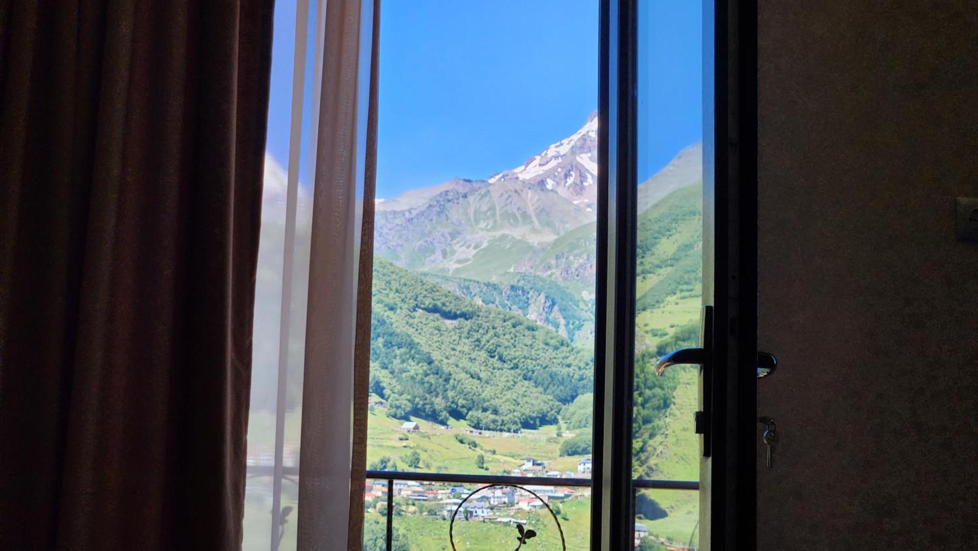 Hotel Toliketi Kazbegi Ruang foto