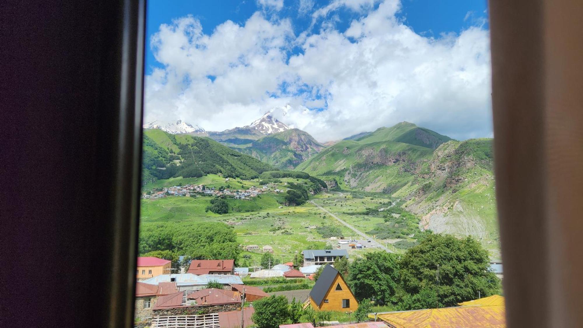 Hotel Toliketi Kazbegi Ruang foto