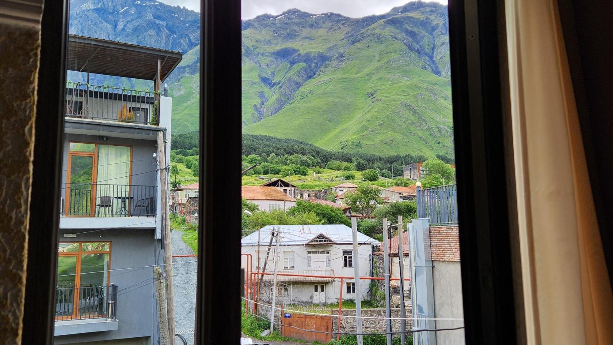 Hotel Toliketi Kazbegi Ruang foto