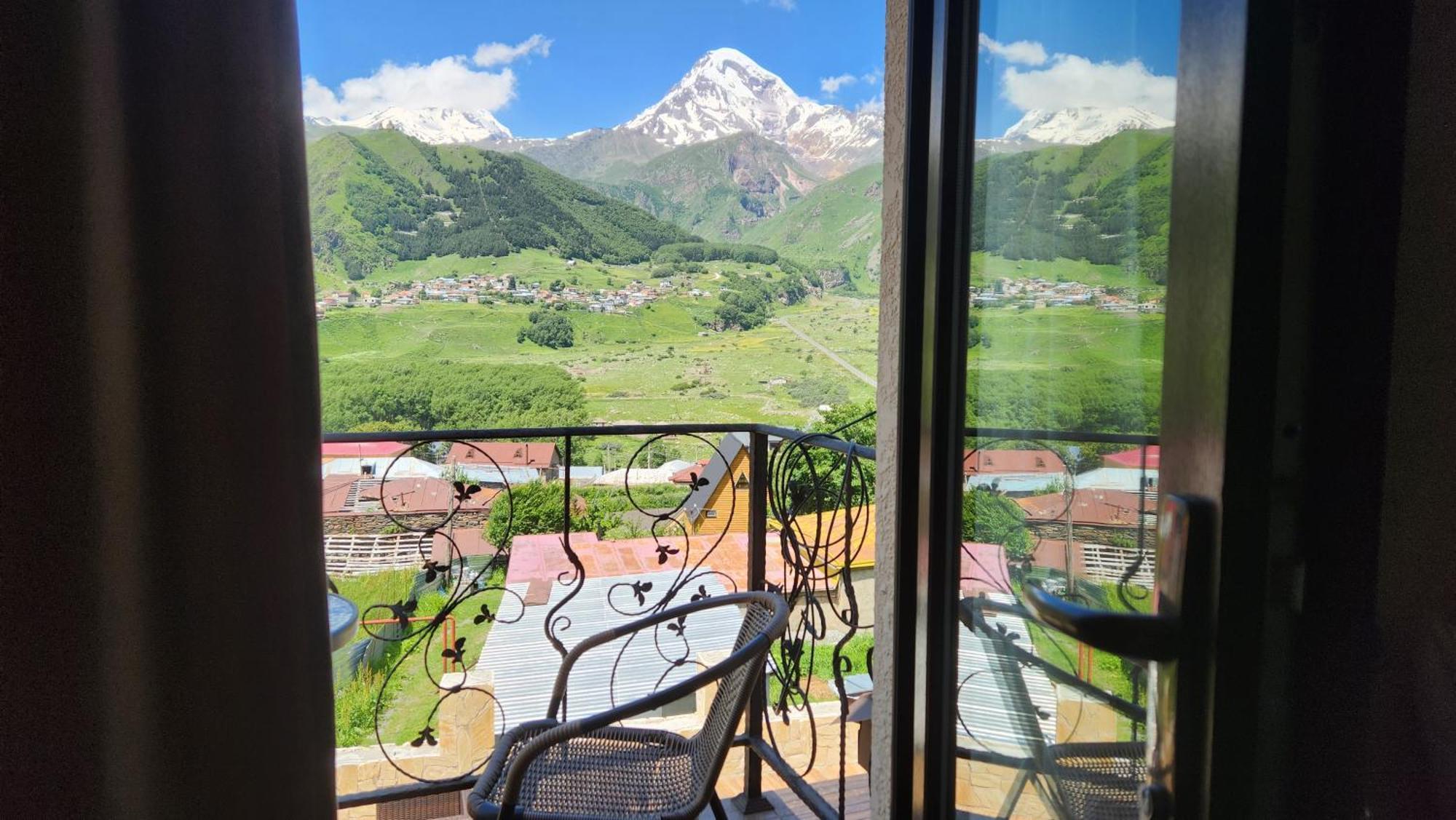 Hotel Toliketi Kazbegi Ruang foto