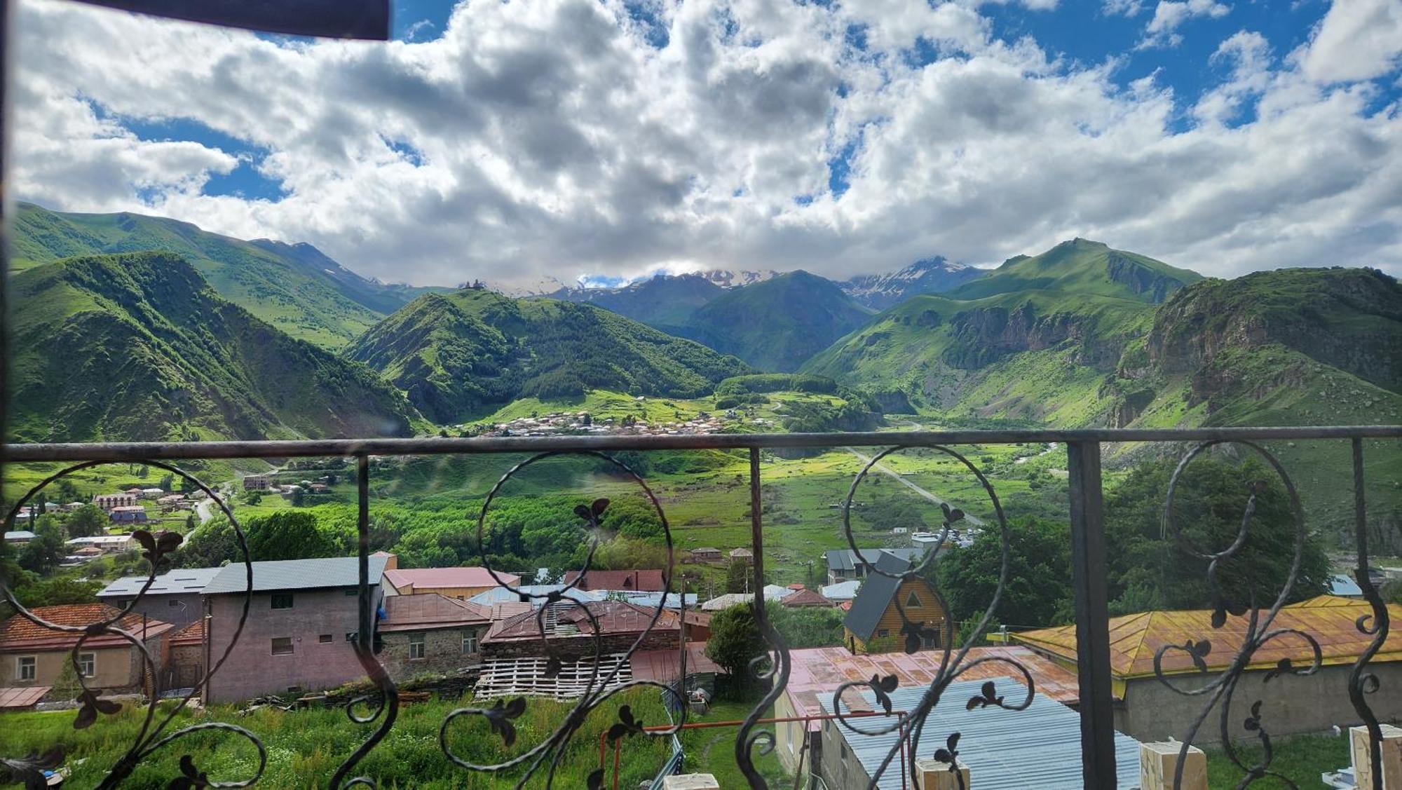 Hotel Toliketi Kazbegi Bagian luar foto