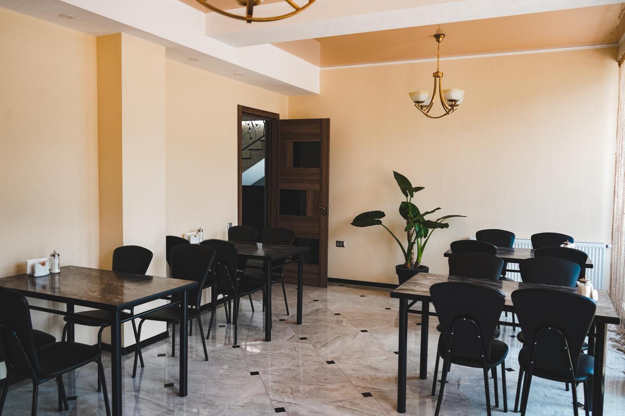 Hotel Toliketi Kazbegi Bagian luar foto
