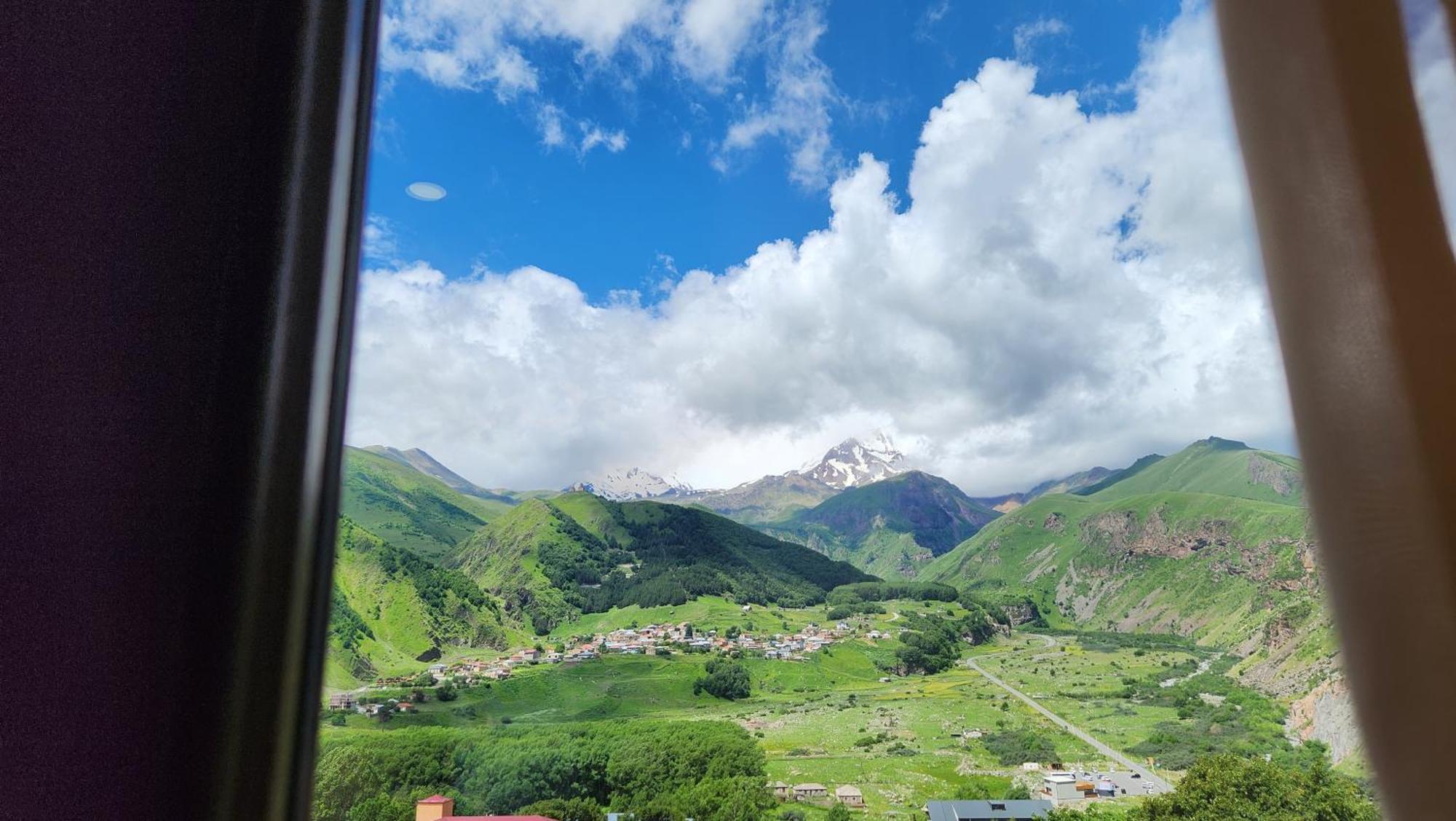 Hotel Toliketi Kazbegi Ruang foto