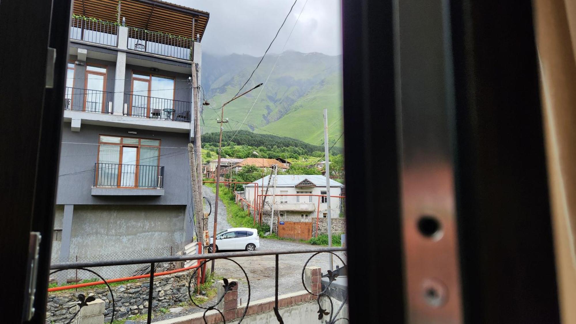 Hotel Toliketi Kazbegi Ruang foto