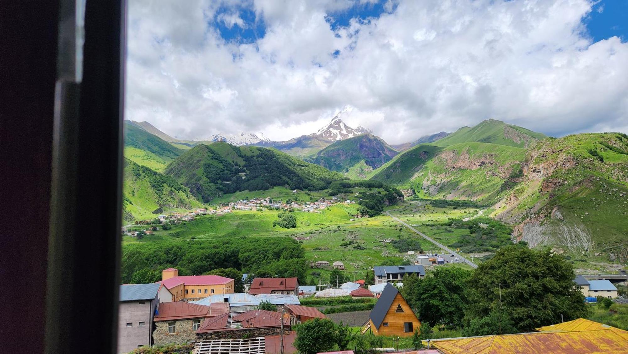 Hotel Toliketi Kazbegi Ruang foto
