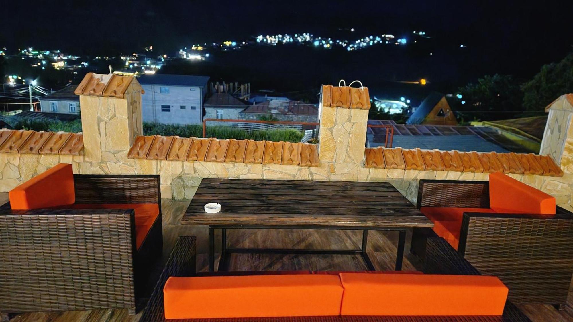 Hotel Toliketi Kazbegi Bagian luar foto