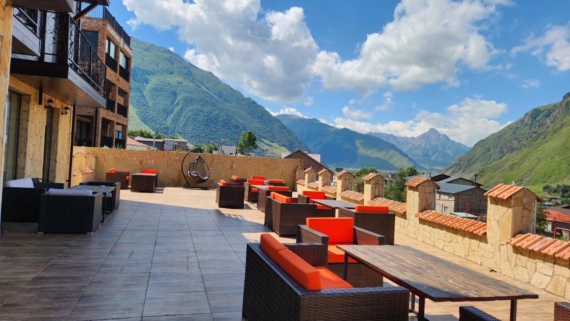 Hotel Toliketi Kazbegi Bagian luar foto