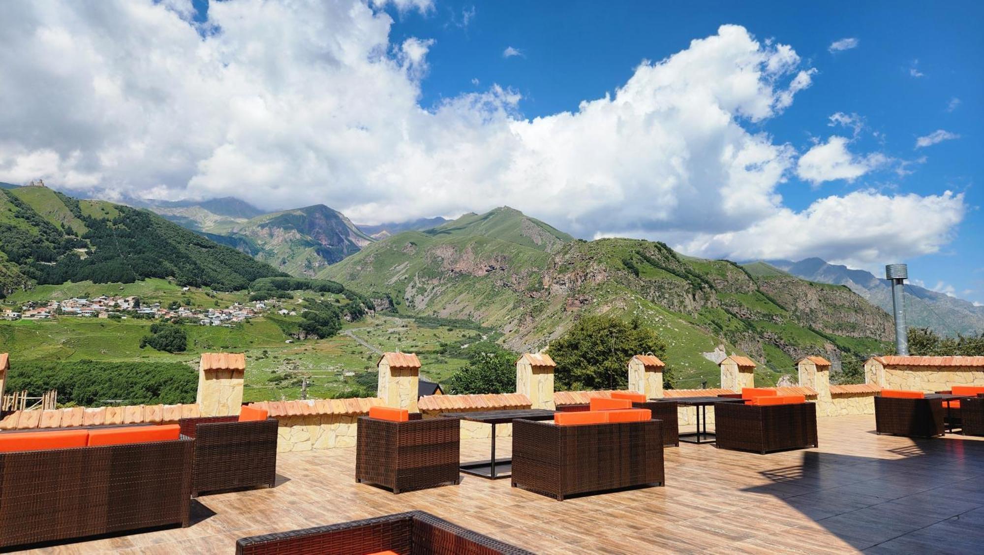 Hotel Toliketi Kazbegi Bagian luar foto