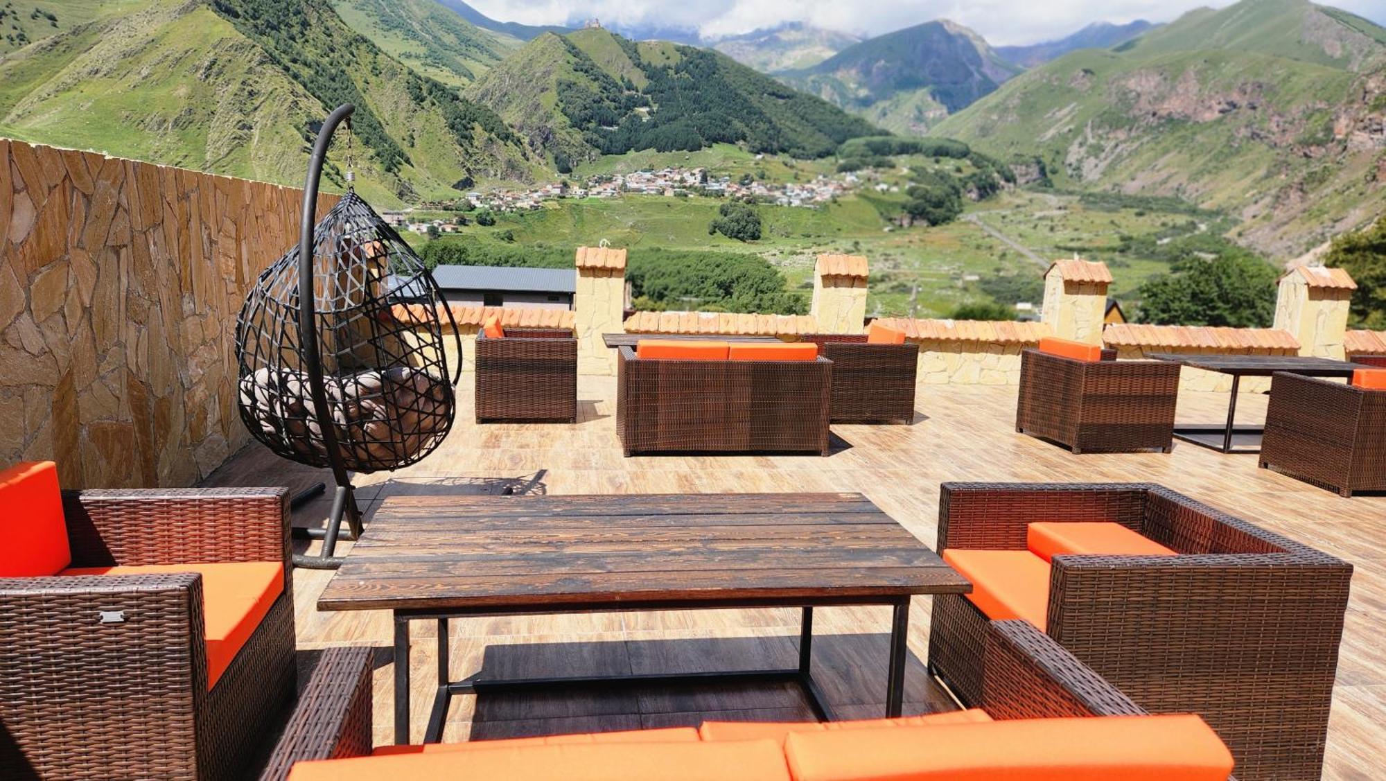 Hotel Toliketi Kazbegi Bagian luar foto