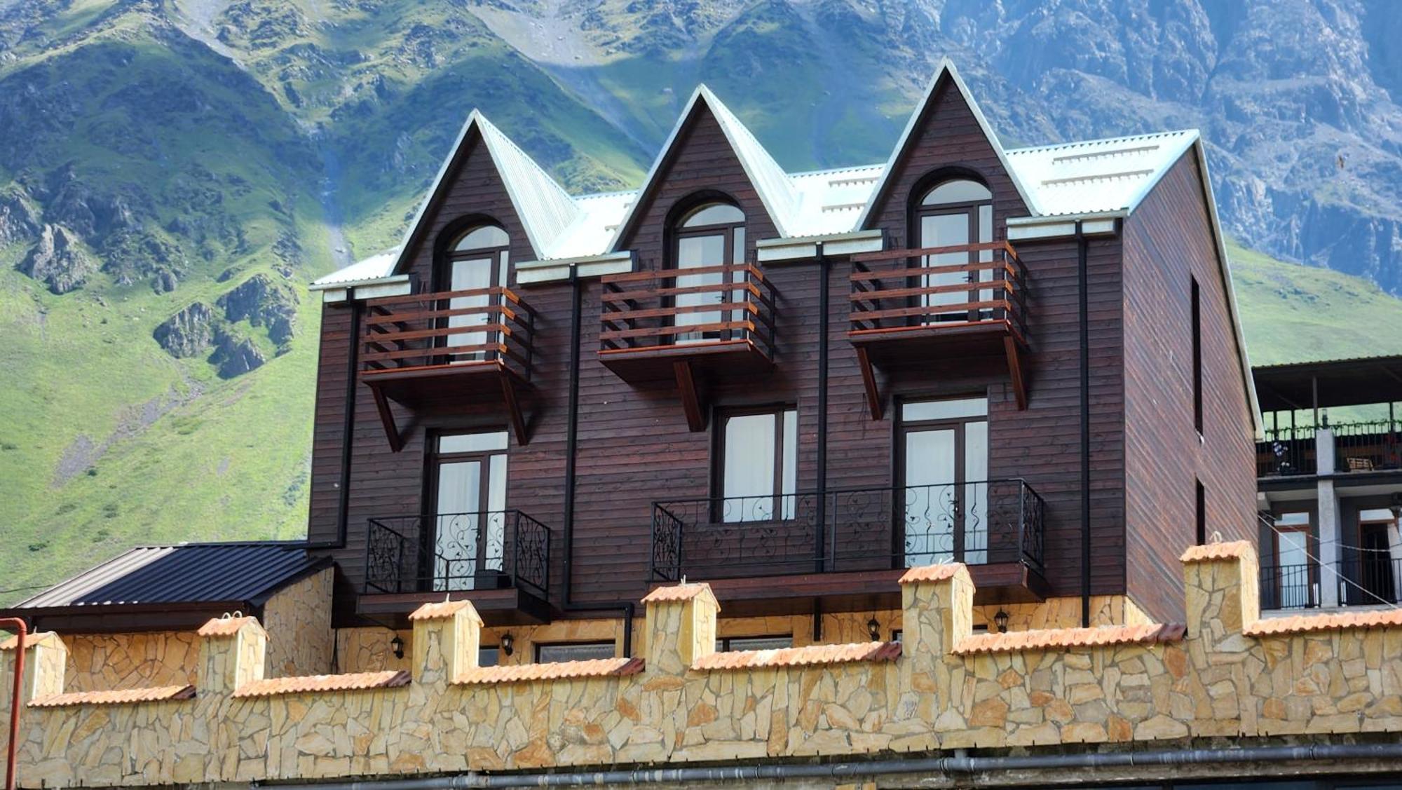 Hotel Toliketi Kazbegi Bagian luar foto